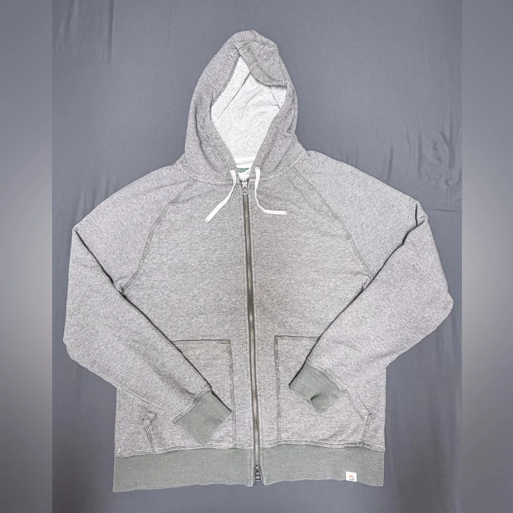 Wellen Men's Light Gray/Green Zip-Up Sweater Size: Medium